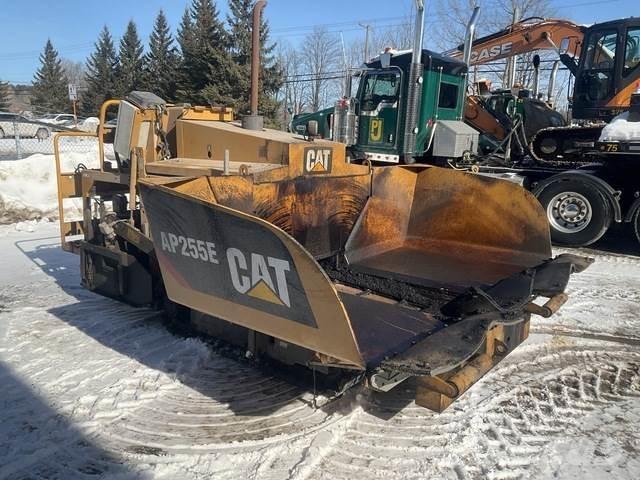 CAT AP255E Finitrici