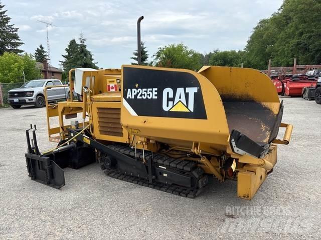CAT AP255E Finitrici
