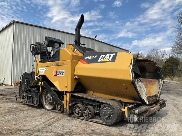 CAT AP555E Finitrici