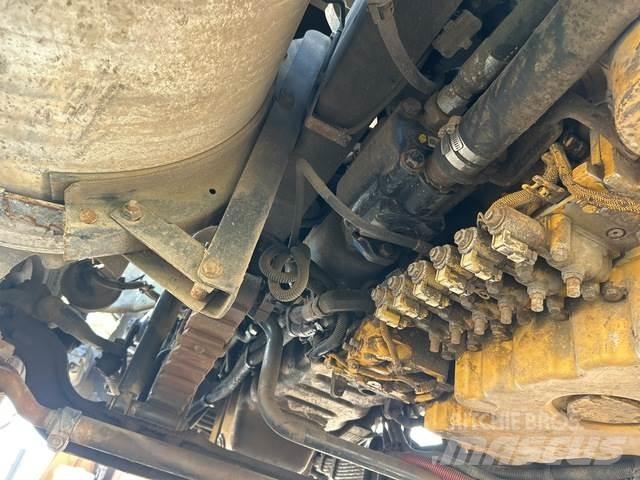 CAT CT660 Camion con cassone scarrabile