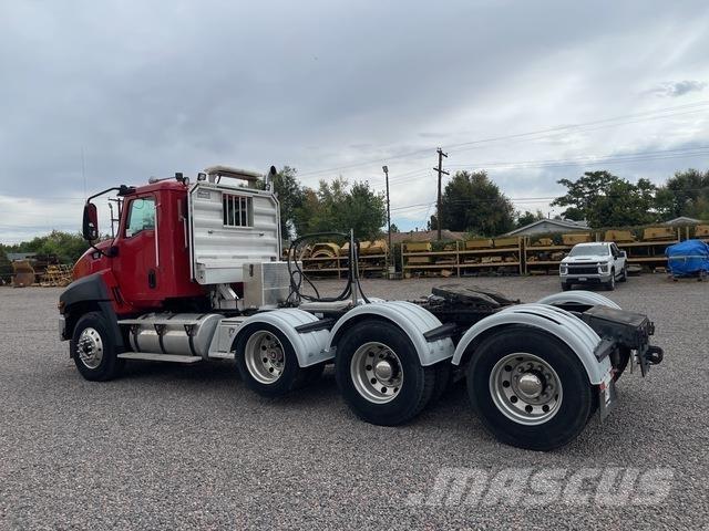 CAT CT660 Motrici e Trattori Stradali