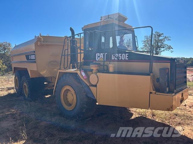 CAT D250E Autocisterne