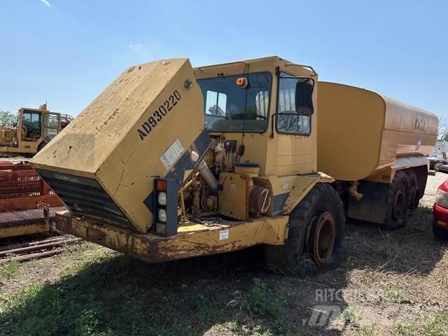 CAT D300D Autocisterne