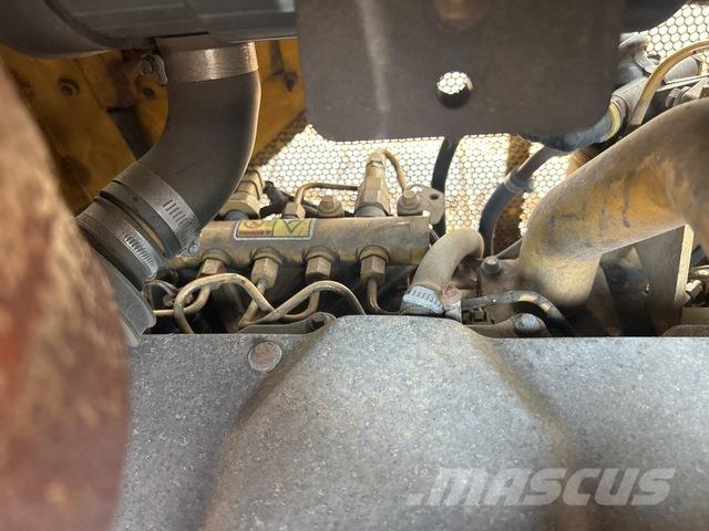 CAT D4K LGP Dozer cingolati