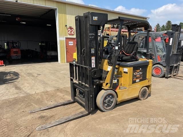 CAT E5000 Carrelli elevatori elettrici
