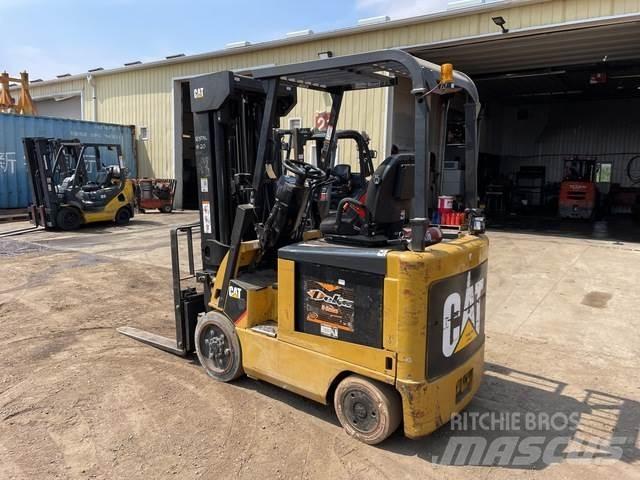 CAT E5000 Carrelli elevatori elettrici