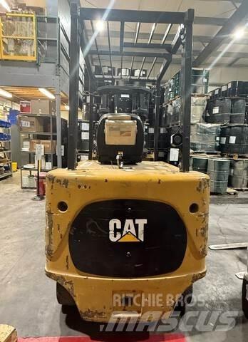 CAT E8000 Carrelli elevatori elettrici