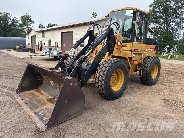 CAT IT24F Pale gommate