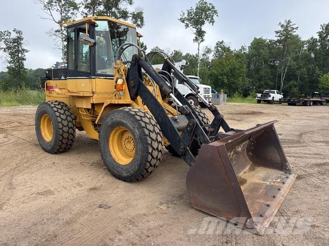 CAT IT24F Pale gommate