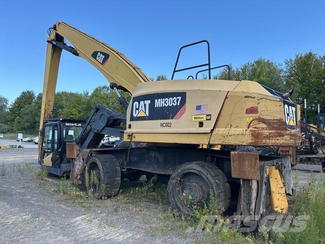 CAT MH3037 Movimentazione rifiuti