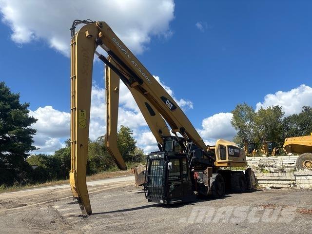 CAT MH3037 Movimentazione rifiuti