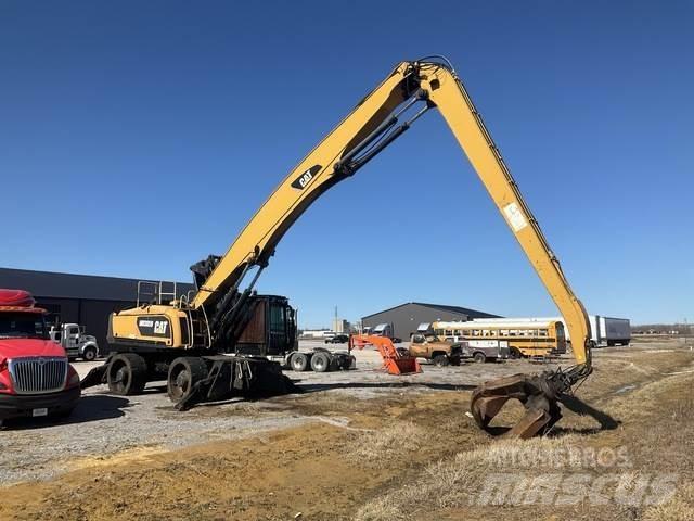 CAT MH3059 Movimentazione rifiuti