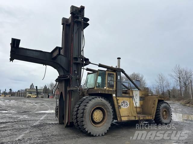 CAT V900 Movimentatori per container