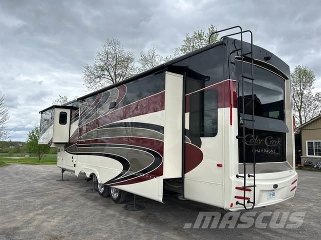  Cedar Creek Altri rimorchi