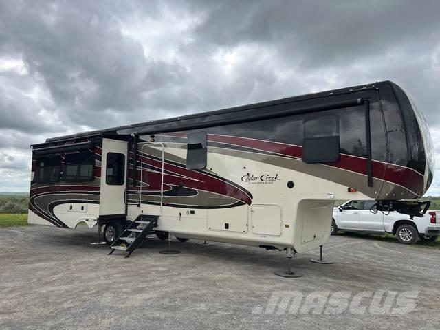  Cedar Creek Altri rimorchi