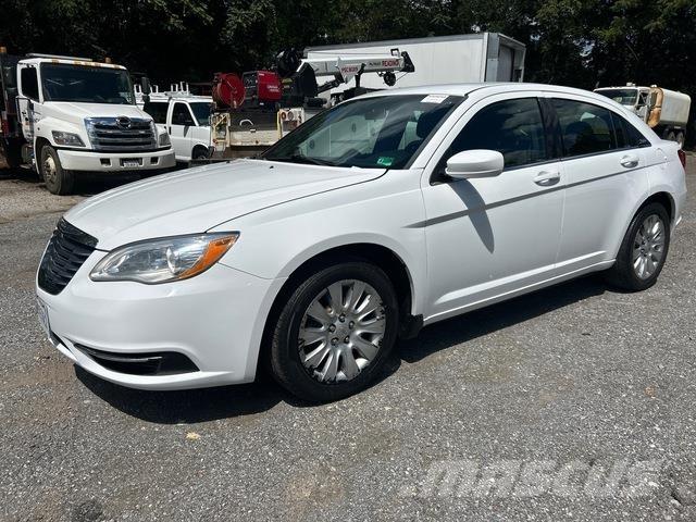 Chrysler 200 Auto