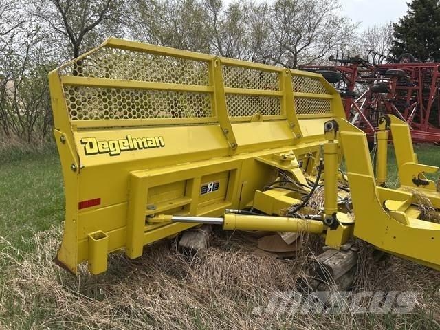 Degelman 6900 Dozer gommati