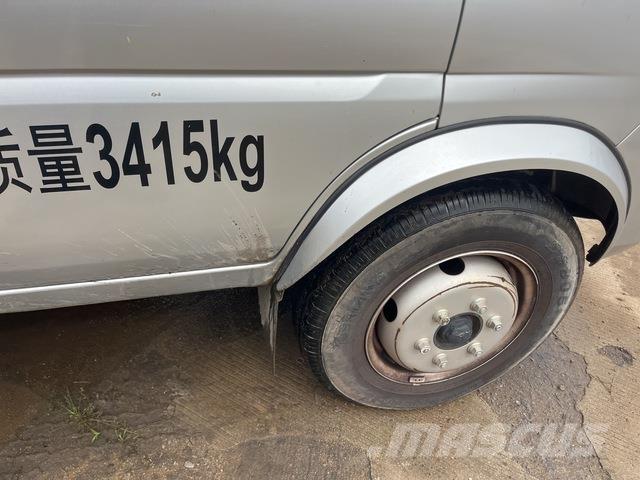 DFSK  Autocarro spazzatrice