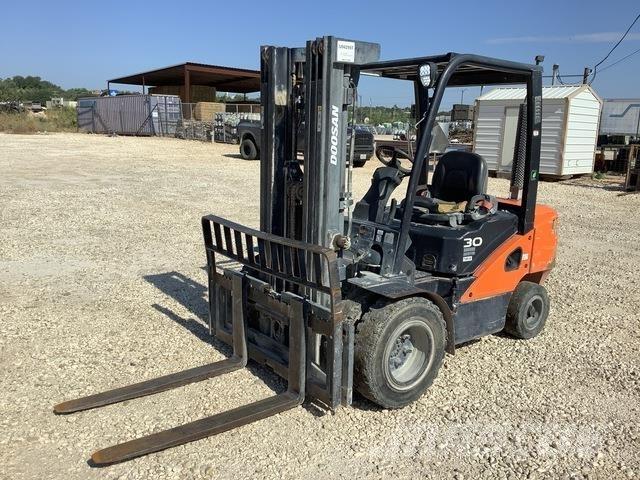 Doosan D30S-7 Costruzioni - Altro
