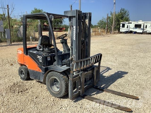 Doosan D30S-7 Costruzioni - Altro