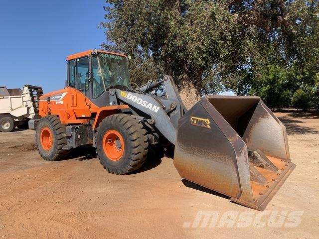 Doosan DL250-5 Pale gommate
