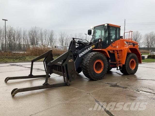 Doosan DL300-5 Pale gommate