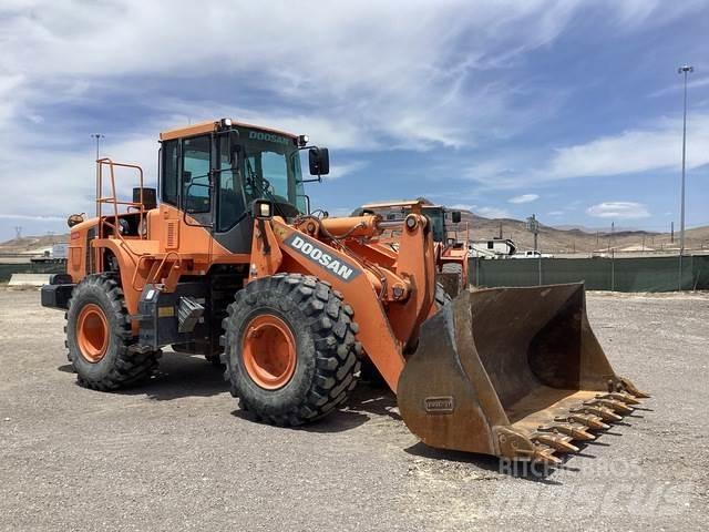 Doosan DL300-5 Pale gommate