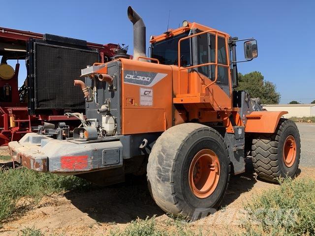 Doosan DL300-5 Pale gommate
