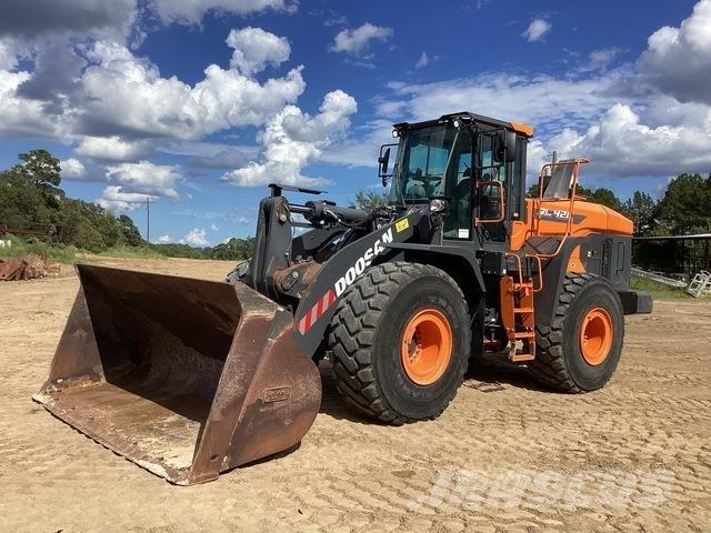 Doosan DL420-7 Pale gommate