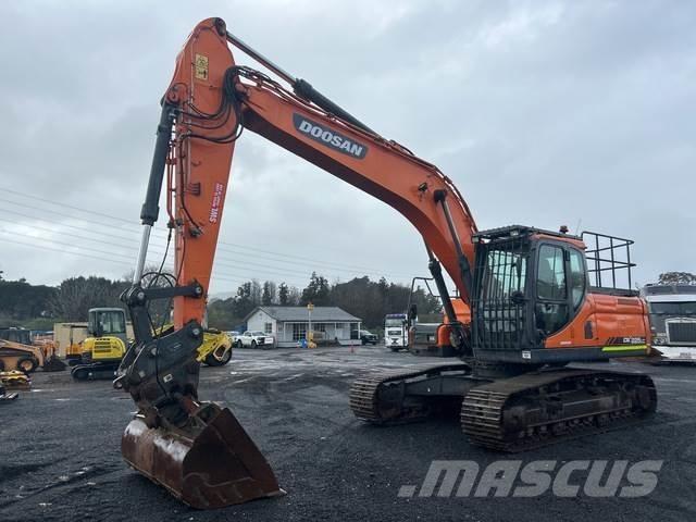 Doosan DX225LC Escavatori cingolati