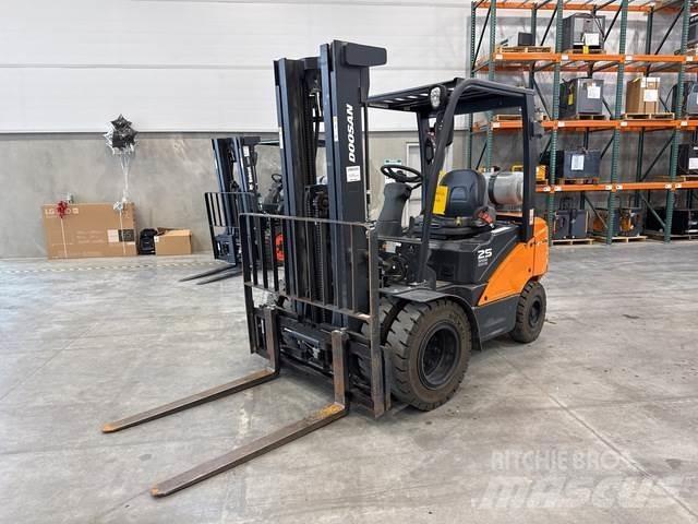Doosan G25N-7 Costruzioni - Altro