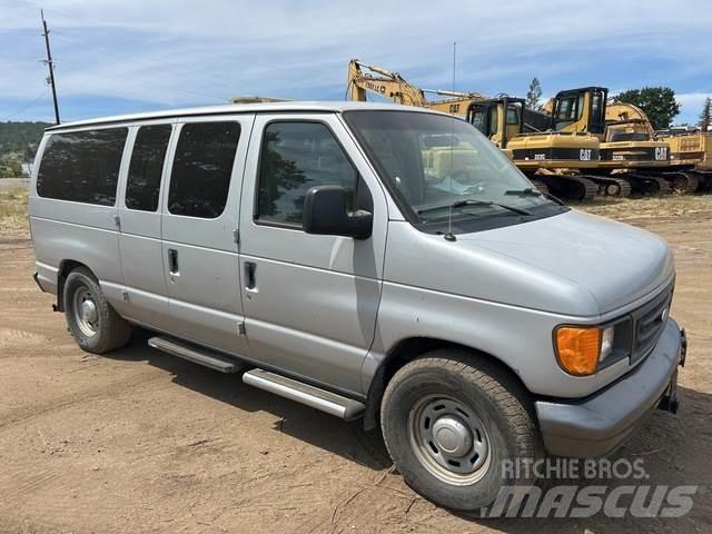 Ford E-150 Auto