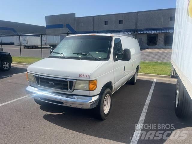 Ford E-150 Furgone chiuso