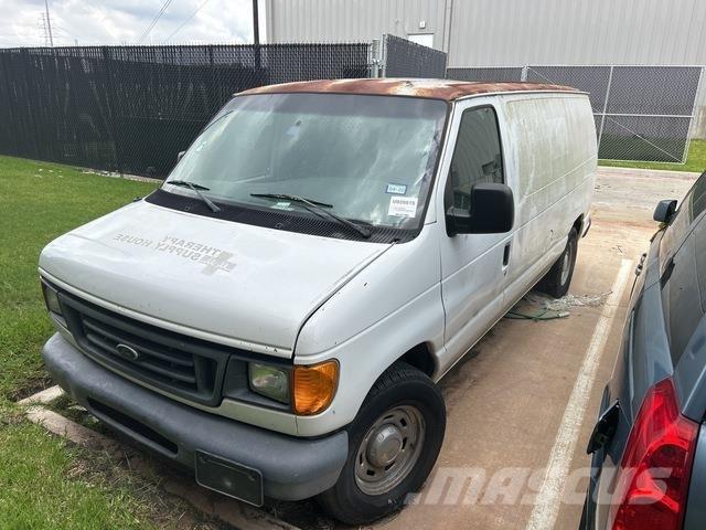 Ford E-150 Furgone chiuso