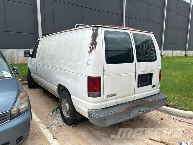 Ford E-150 Furgone chiuso