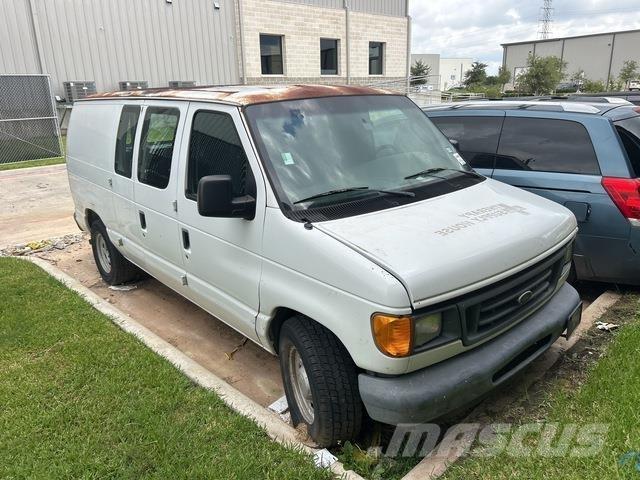 Ford E-150 Furgone chiuso
