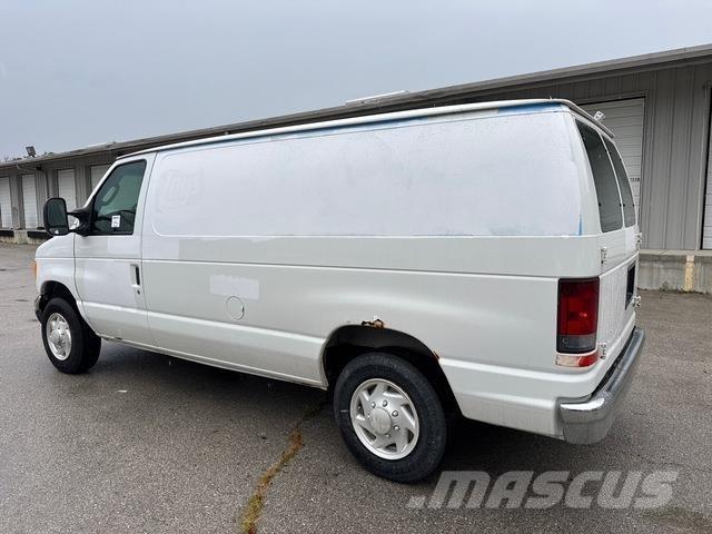 Ford E-150 Furgone chiuso