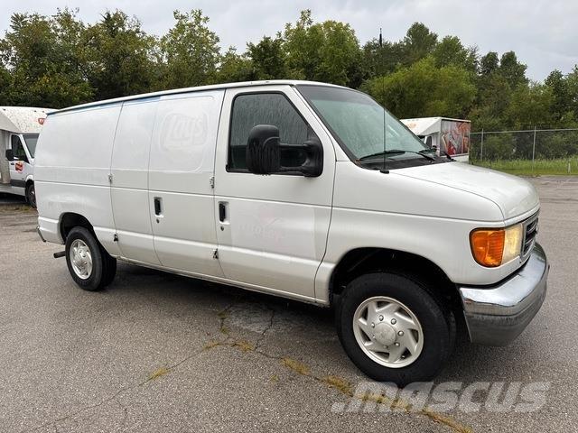 Ford E-150 Furgone chiuso