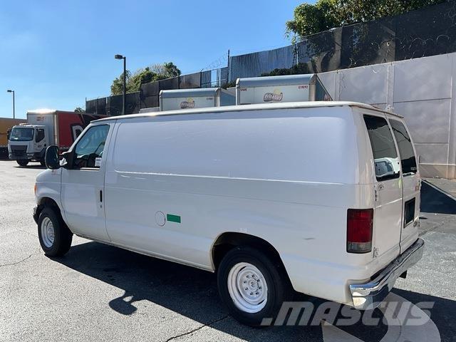 Ford E-150 Furgone chiuso