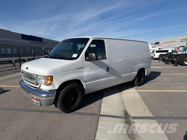 Ford E-150 Furgone chiuso