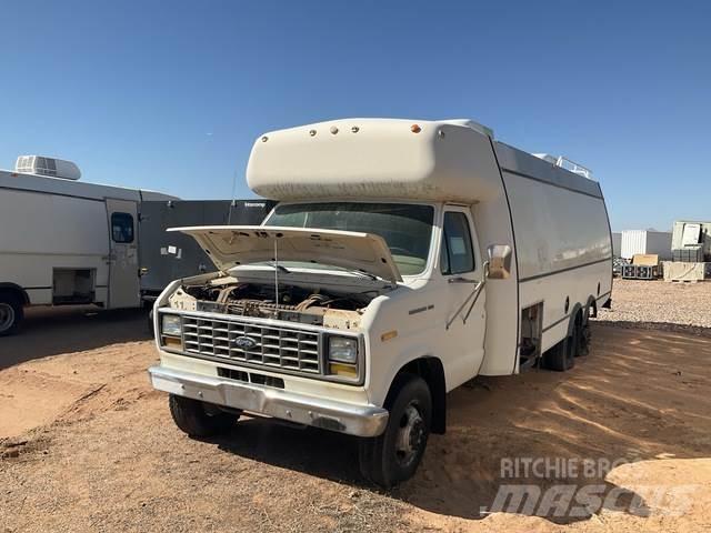 Ford E-350 Furgone chiuso