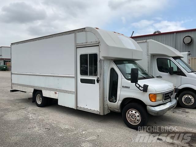 Ford E-350 Furgone chiuso
