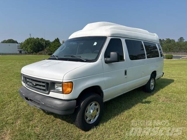 Ford E-350 Auto