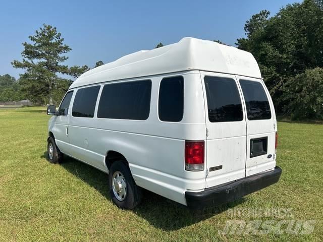Ford E-350 Auto