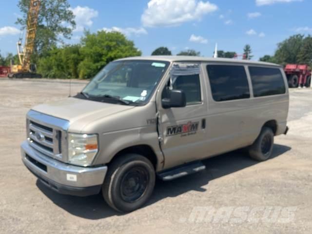 Ford E-350 Auto
