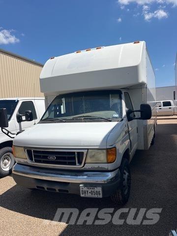 Ford E-350 Furgone chiuso