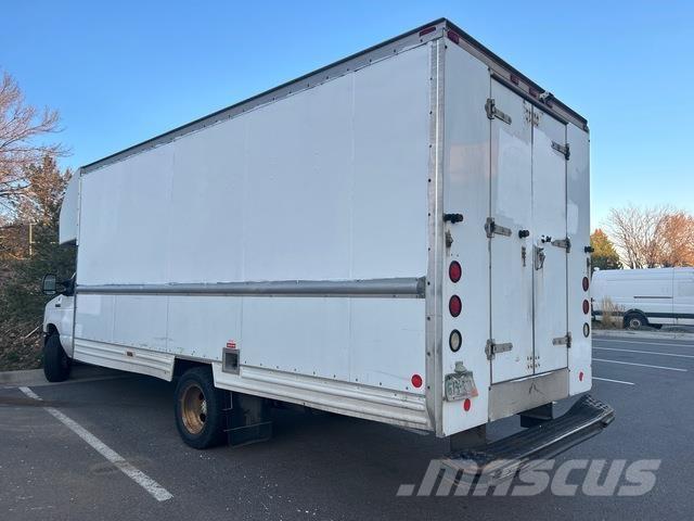 Ford E-350 Furgone chiuso