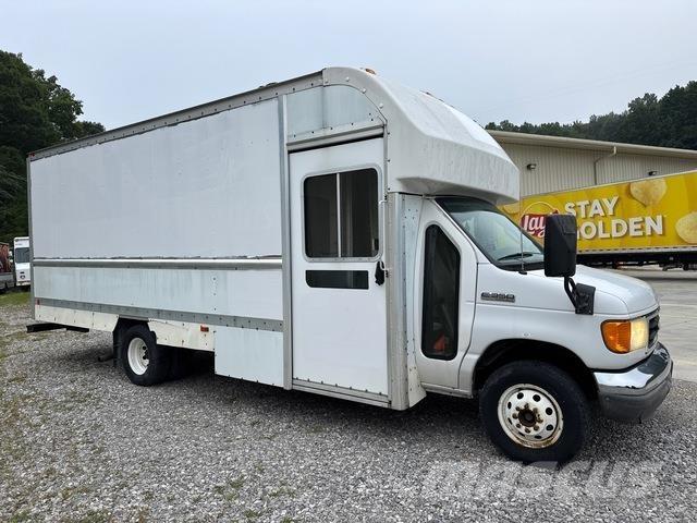 Ford E-350 Furgone chiuso