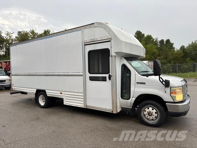 Ford E-350 Furgone chiuso