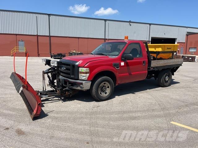 Ford F-250 Lame spazzaneve e aratri